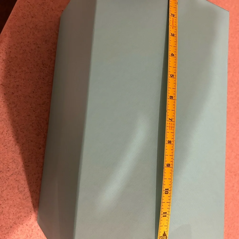 Tiffany & Co large gift box. - Picture 8 of 10